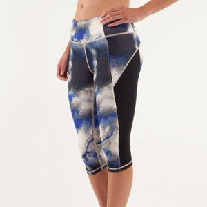 Lululemon 105 F Milky Way Cropped Capri Leggings 6